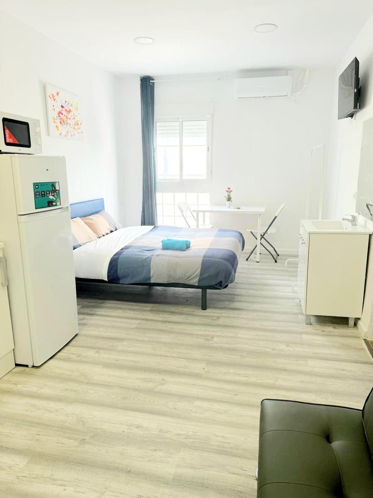 Apartamentos Aeropuerto Valencia Manises Esterno foto